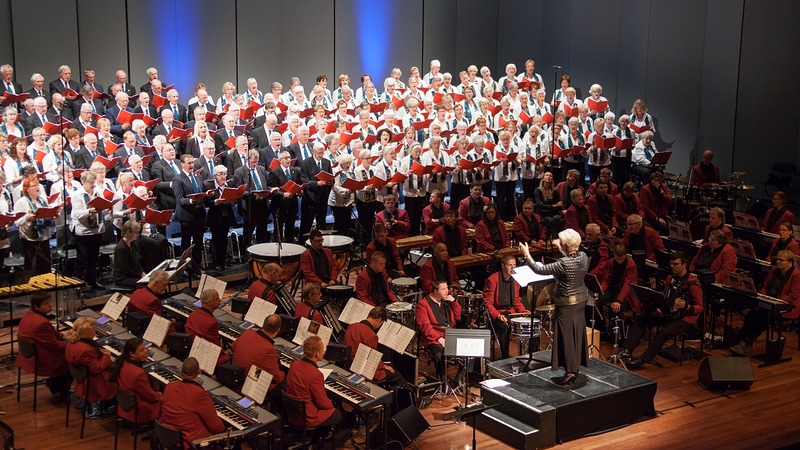 Grootkoor Noord-Holland en Jostiband geven samen concert in Hoornse Vaart