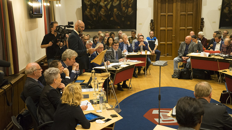 Raadsvergadering in Alkmaar zonder beslissing over vluchtelingen in de regio
