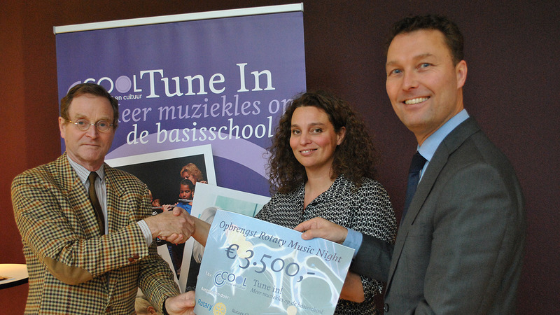 Rotary clubs halen 3.500 euro op voor meer muziekles op basisscholen