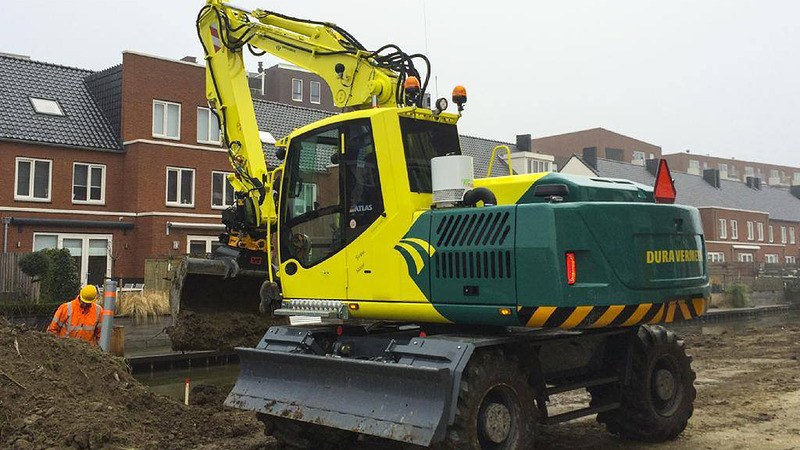 Polen uit Opmeer en Stompetoren stelen diesel uit graafmachine in wijk Broekhorn