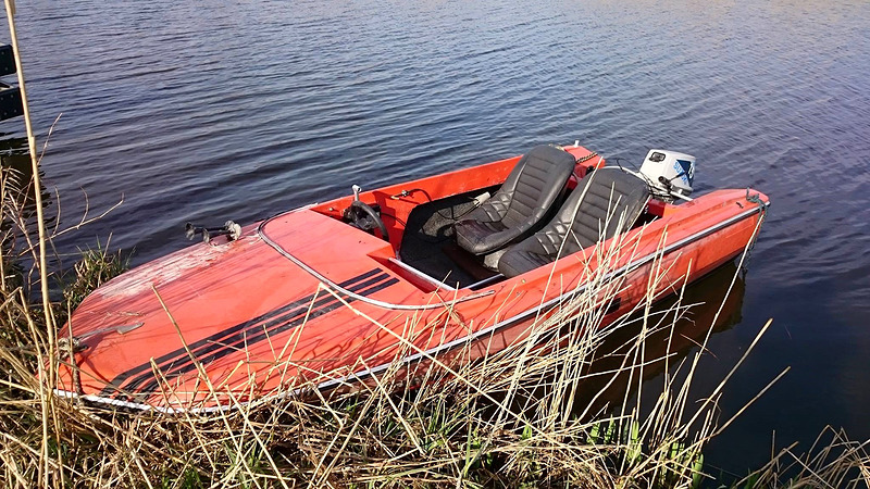 Eigenaar gezocht: rood speedbootje aangetroffen