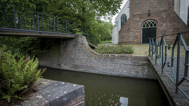 Karakteristieke loopbrug Allemanskerk Oudkarspel gered