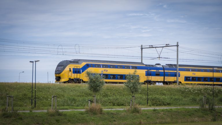 Door verwachte storm minder treinen tussen Den Helder en Zaandam