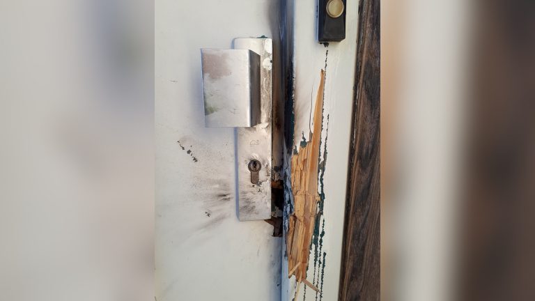 Voordeur van huis aan Irene Vorrinkland vernield met zwaar vuurwerk