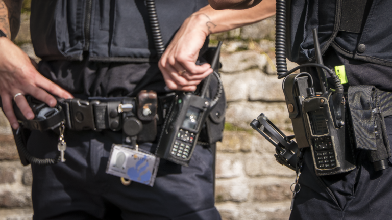 Politie lost waarschuwingsschot om inbreker aan te kunnen houden