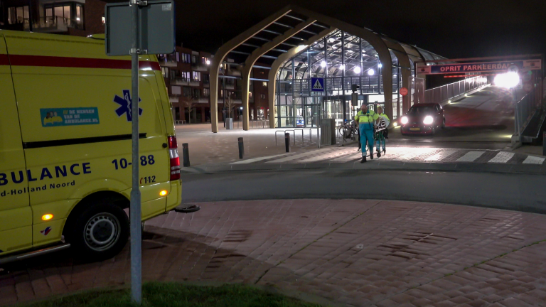Ambulance kan niet bij slachtoffertje komen door hoogtebeperking WC Broekerveiling
