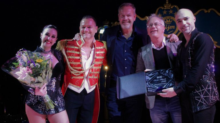Kruisboogschutters winnen NHD Circus Award in Circus Sijm