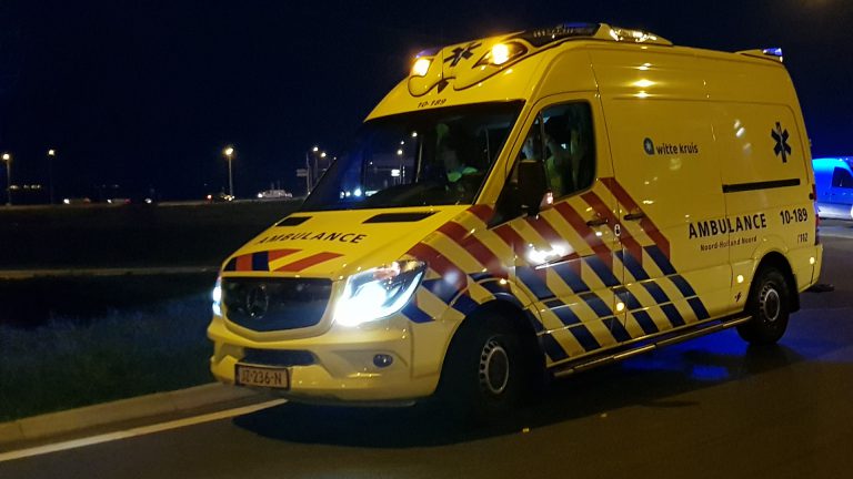 Heerhugowaardse in zorgwekkende toestand naar ziekenhuis na ongeluk in Noordbeemster