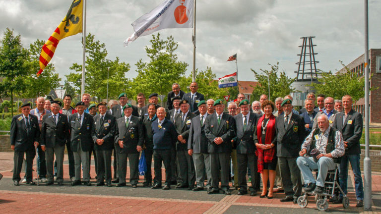 Kompier toont “blijvend respect” op Langedijker veteranendag