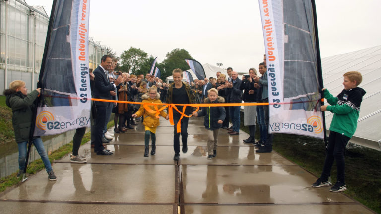 Grootste zonthermische project van Nederland onder veel belangstelling officieel geopend