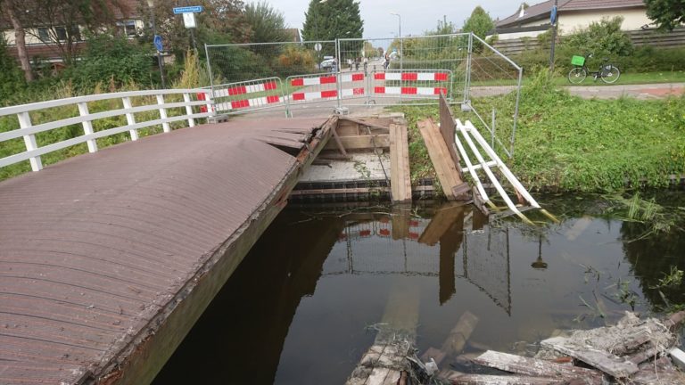 Nog twee weken omfietsen: noodbrug Rustenburgerweg onderweg
