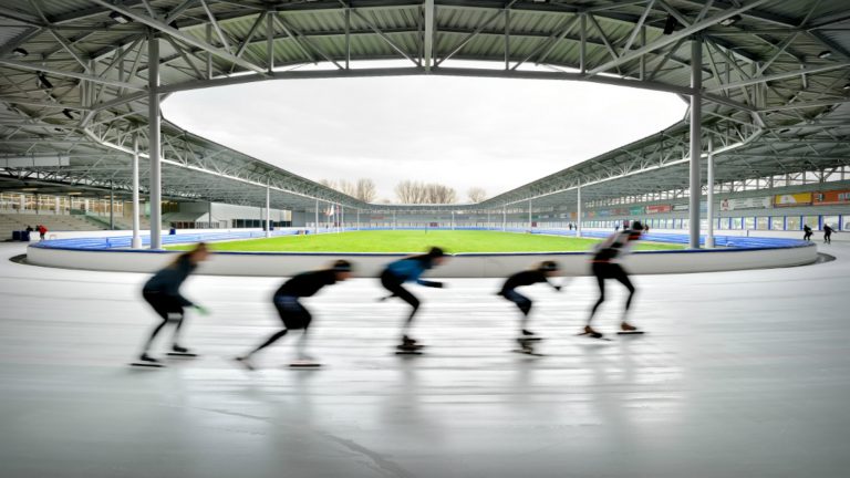 Maandag weer schaatsen op de 400m ijsbaan van De Meent