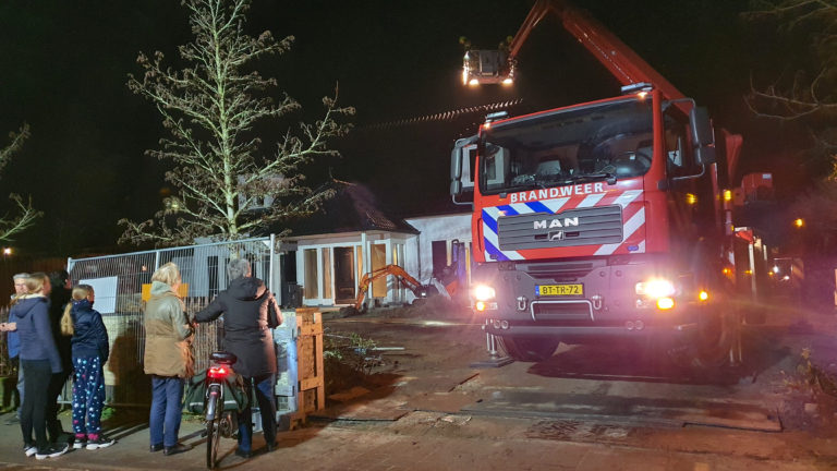 Brandgerucht bij al twee keer eerder door brand getroffen perceel aan Jan Glijnisweg in Heerhugowaard