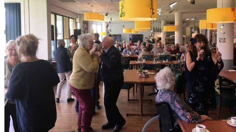 Pieter Raat Stichting viert 25-jarig jubileum met activiteiten en taart