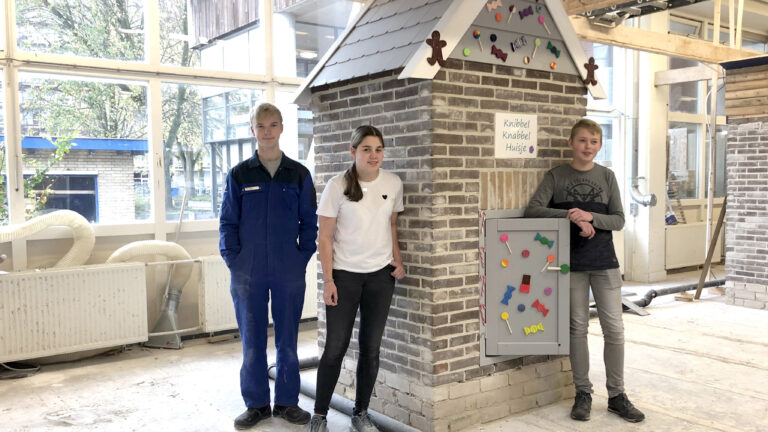 Eindexamenleerlingen PCC Oosterhout trots op hun tiny houses: “Vanmiddag weer afbreken”