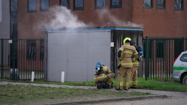Stoom uit warmtekast op Boekelermeer plaatst brandweer voor raadsels