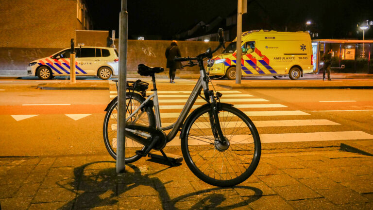 Woordenwisseling na aanrijding van auto met elektrische fiets op Laan van Brussel