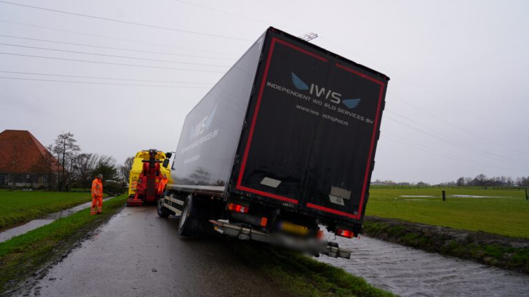 Chauffeur in Starnmeer heeft engeltje op de schouder tijdens storm