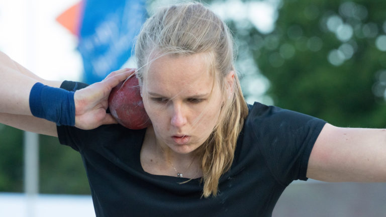 Kogelstootster Jessica Schilder na veel corona-gedoe niet door naar Olympische finale