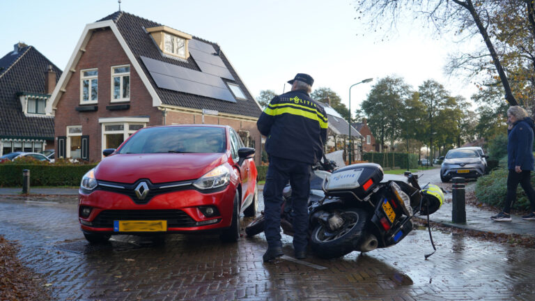 Aanrijding tussen motoragent en automobiliste op Heerenweg in Heiloo