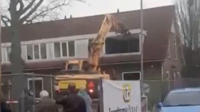 Ondanks protest bewoners is sloop Bloemwijk begonnen: “Had niet gehoeven”