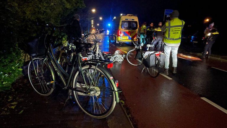 Meerdere fietsers aangereden door bestelbus: twee zwaargewonden en gevluchte bestuurder opgepakt