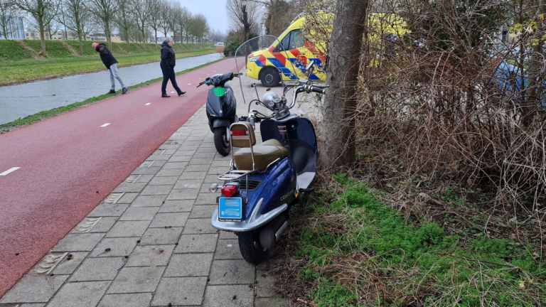 Gewonde bij aanrijding tussen scooterrijders op Oostertochtpad in Heerhugowaard