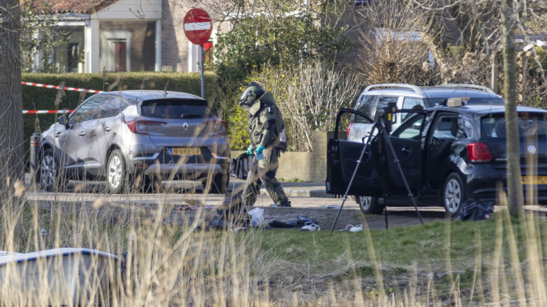 19-jarige Alkmaarder gearresteerd voor explosief in auto aan Ruysdaelkade
