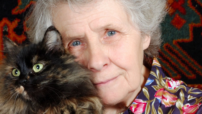 ‘Dierenbuddies’ gaan Alkmaarse ouderen helpen met zorg voor hun beste maatje