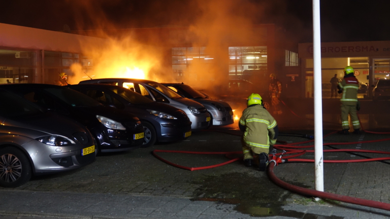 Opnieuw nachtelijke autobrand bij Waards autobedrijf