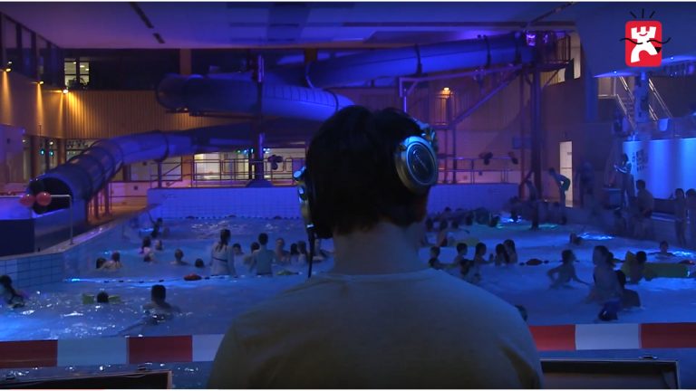 Zwembad Hoornse Vaart in Alkmaar start nieuw discoseizoen met ‘Onderwaterwereld’