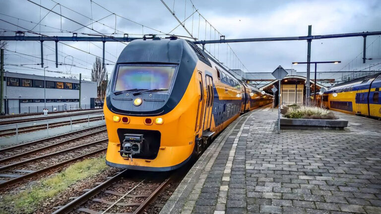 Urenlang minder treinen tussen Uitgeest en Alkmaar door beschadigde bovenleiding