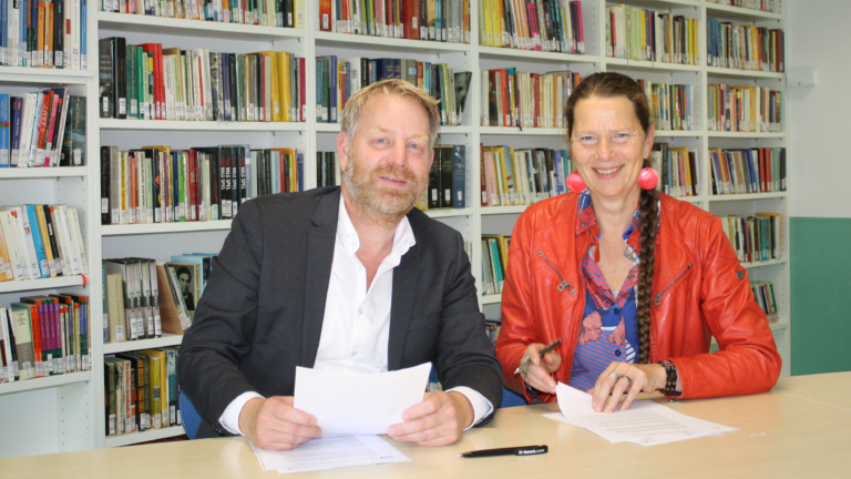 Bibliotheek en Huygens College gaan samenwerken voor meer leesplezier