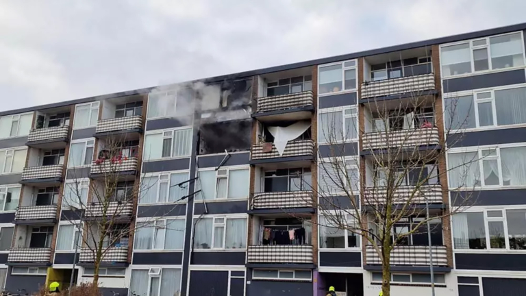 Politie: géén aanwijzingen voor brandstichting Alkmaarse flat