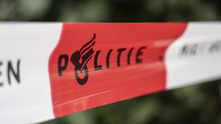 Man gewond na explosie bij eigen woning in Koedijk, daders op de vlucht
