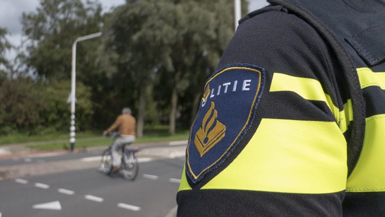 Obdammer (25) aangehouden voor mishandelingen vanaf zijn fiets in Koggenland en Dijk en Waard