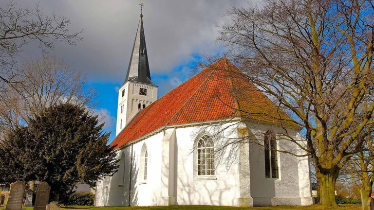 Klok Witte Kerk in Heiloo doet het weer