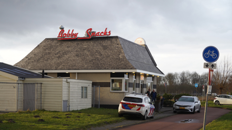 Overval op Bobby Snacks in Alkmaar: jongens van 14 en 17 aangehouden