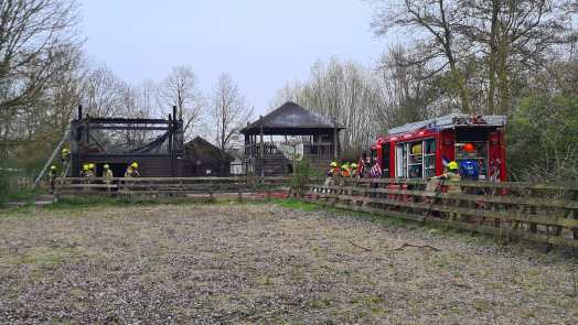 Hooischuur bij Esdégé-Reigersdaal aan de Krusemanlaan brandt uit