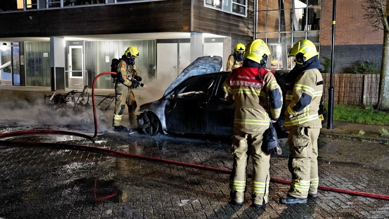 Autobranden in Heerhugowaard, politie sluit brandstichting niet uit