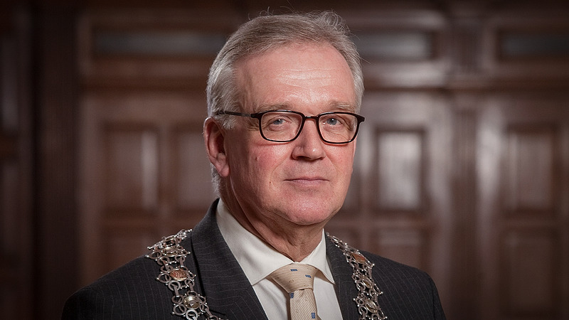 Burgemeester Bruinooge: zorgen over planning politie wedstrijd AZ en motorevenement Opmeer