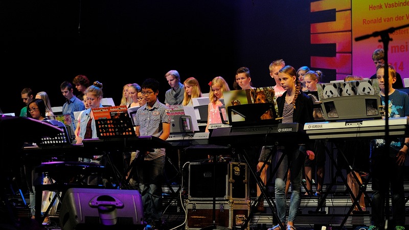 Vijftig keyboards op één podium tijdens jaarlijkse Keyboardevent bij Cool